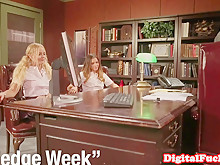 Okulda ki Lezbiyen Kızlar Pornosu